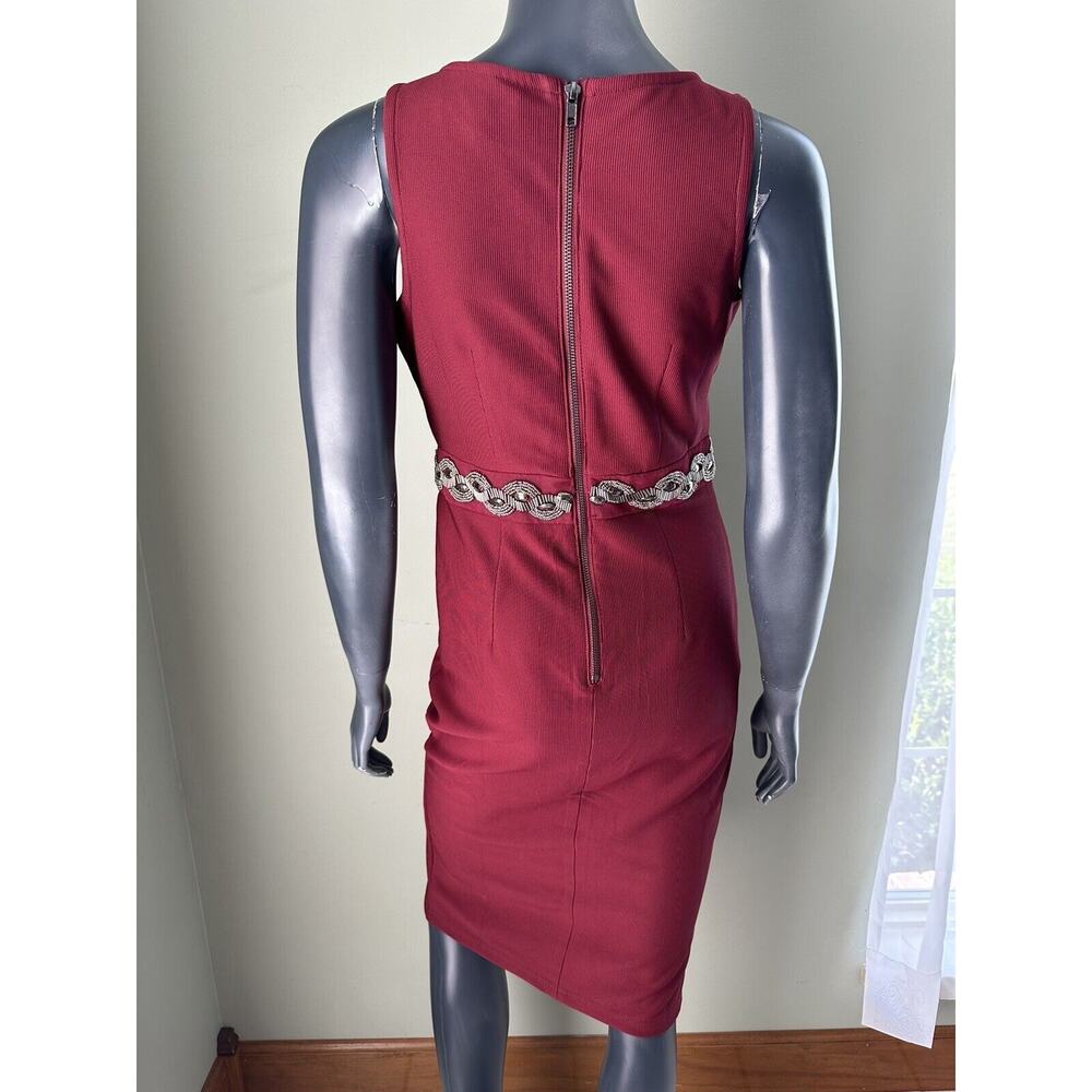 Romeo & Juliet Couture Dress In Wine Burgundy With Sequin Accent And Keyhole - Picture 7 of 11